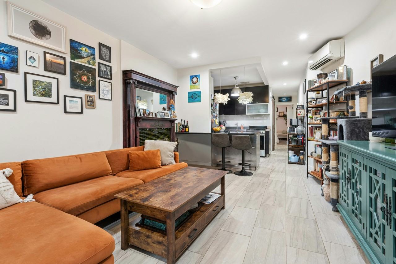 206 W 137th St - Photo 2 of 10