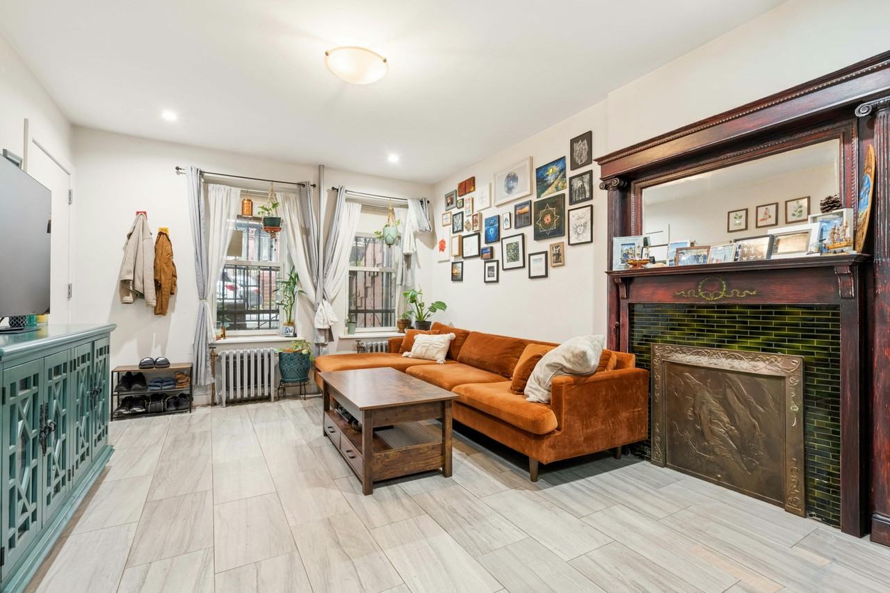 206 W 137th St - Photo 3 of 10