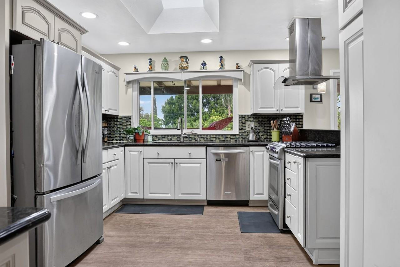 13660 Acorn Patch Ln - Photo 2 of 50