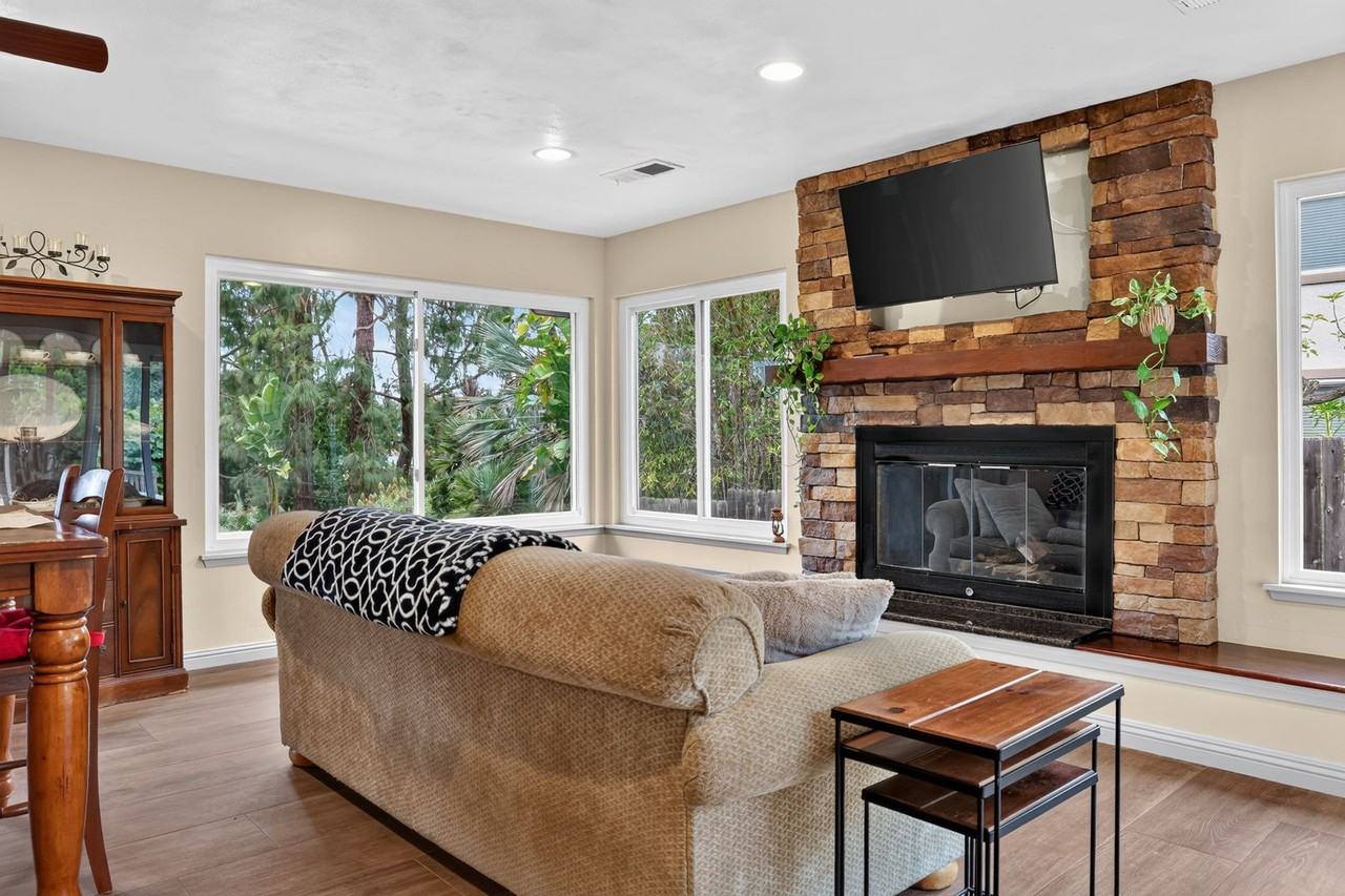 13660 Acorn Patch Ln - Photo 4 of 50