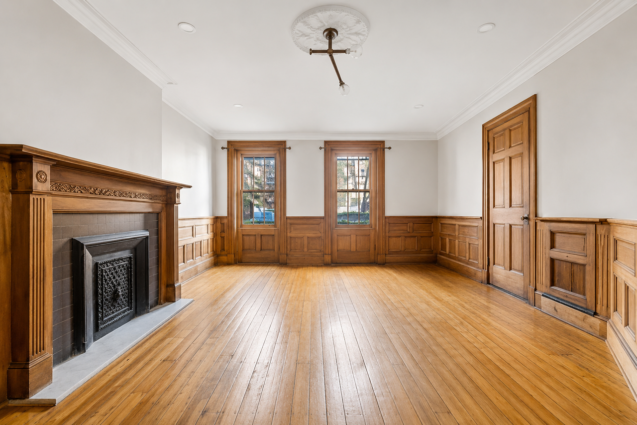 372 Bainbridge St - Photo 3 of 12