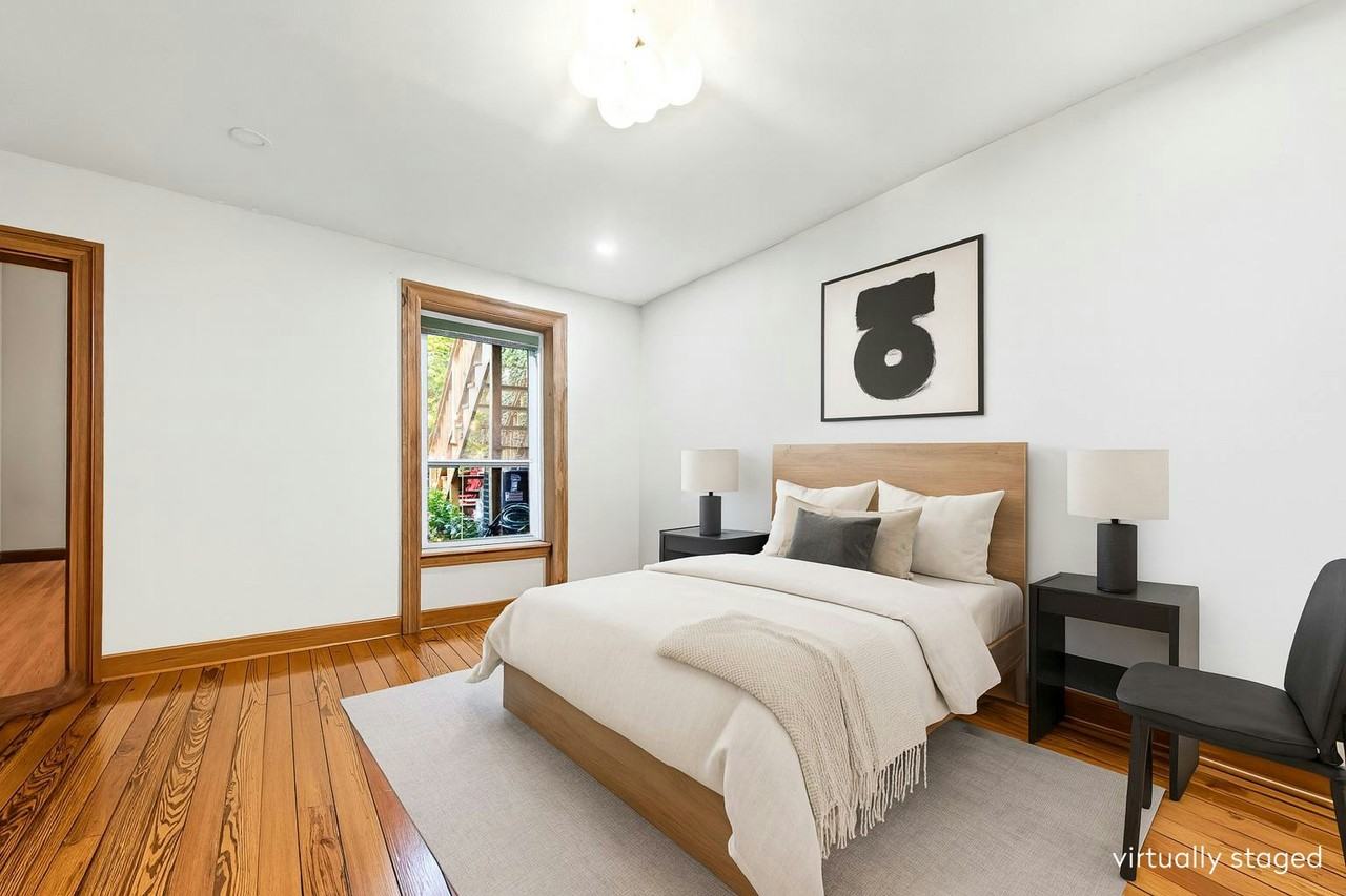 372 Bainbridge St - Photo 7 of 12