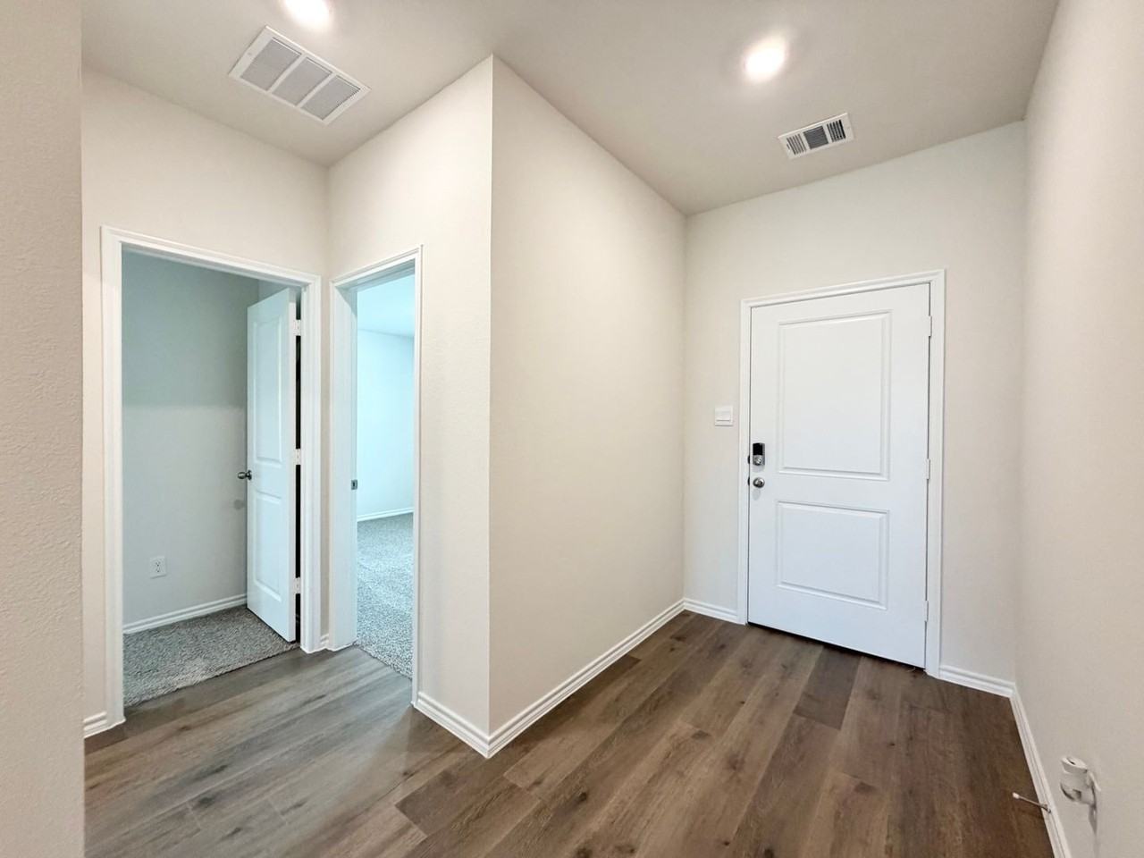 1116 Riverbrook Ln - Photo 2 of 41