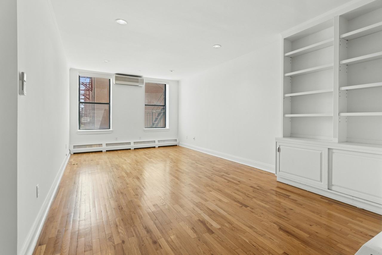 2098 Frederick Douglass Blvd #5E - Photo 2 of 11