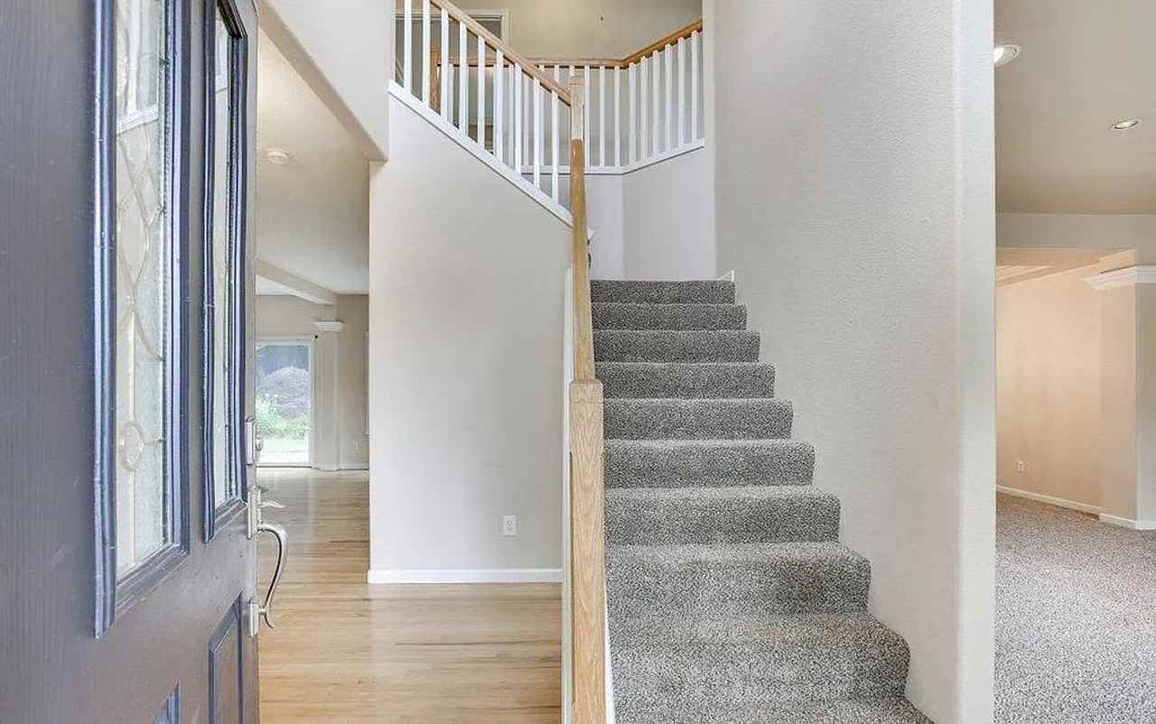 16541 Nw Graf St - Photo 4 of 33