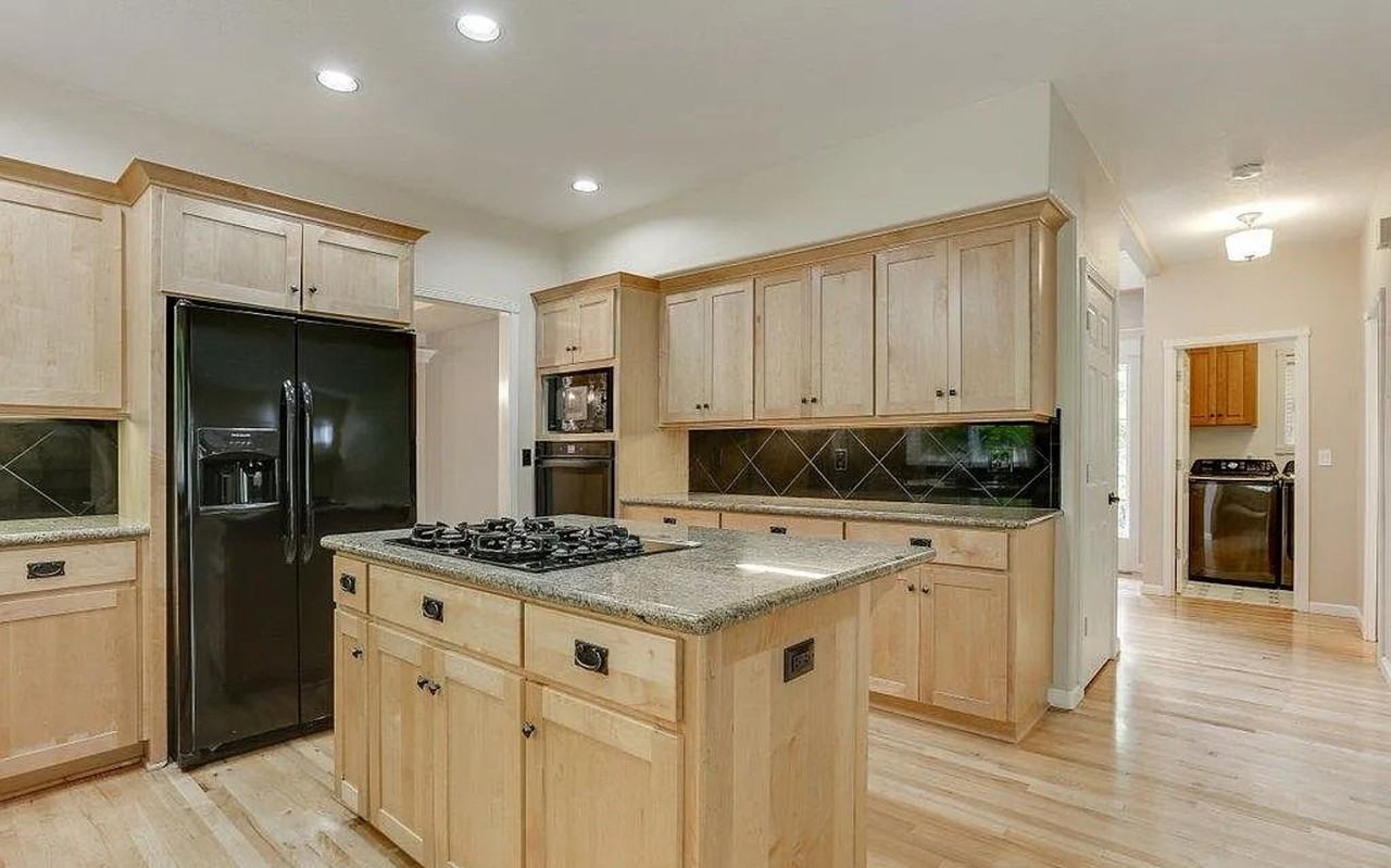 16541 Nw Graf St - Photo 6 of 33