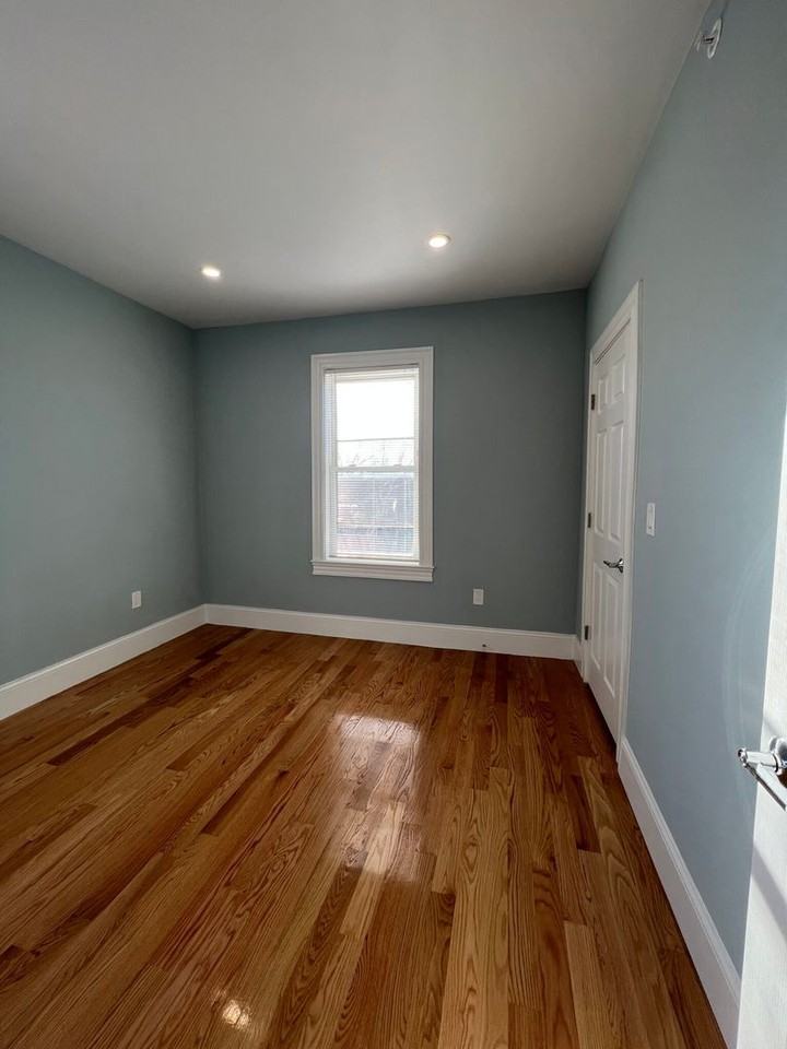 83 Winchester St - Photo 5 of 20