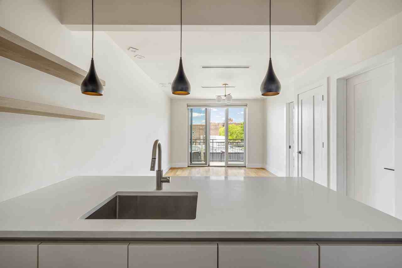 77 Kingsland Ave #4F - Photo 2 of 10