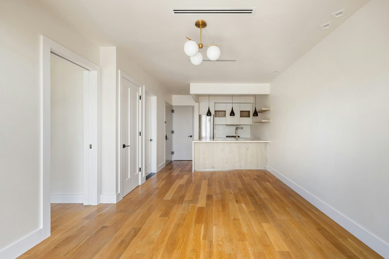 77 Kingsland Ave #4F - Photo 3 of 10