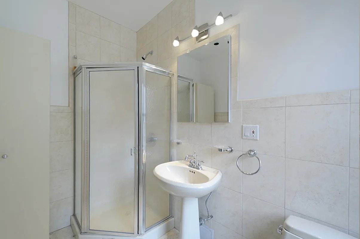 805 Avenue Of The Americas #3rdFL - Photo 3 of 4