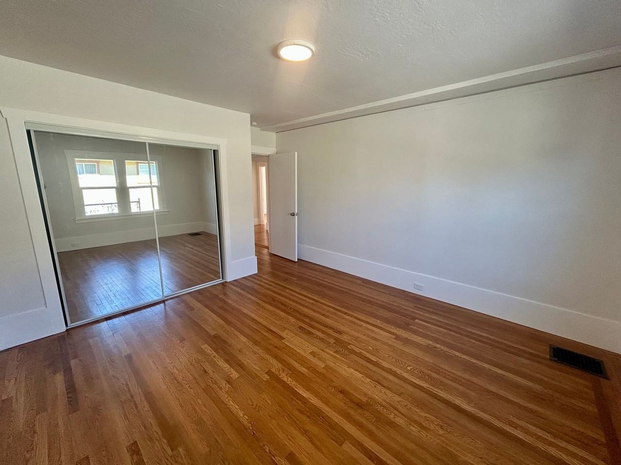 710 Grove Way - Photo 7 of 26