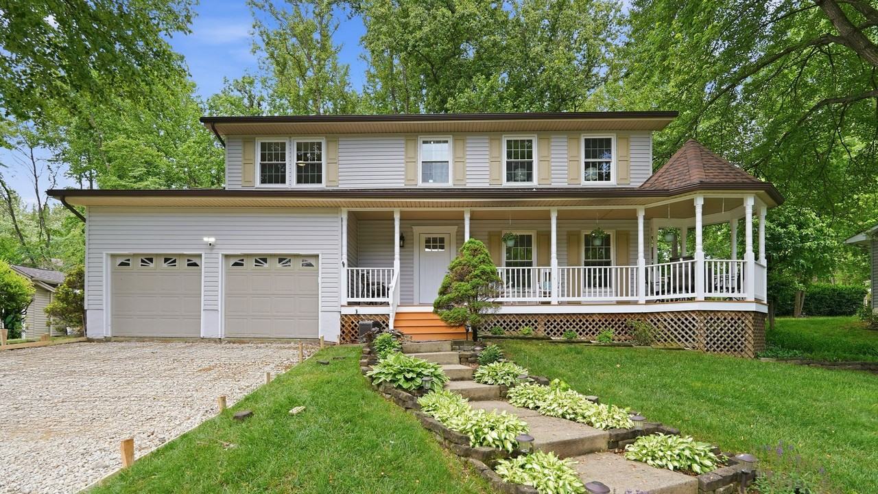2515 Tabor Ct - Photo 2 of 39