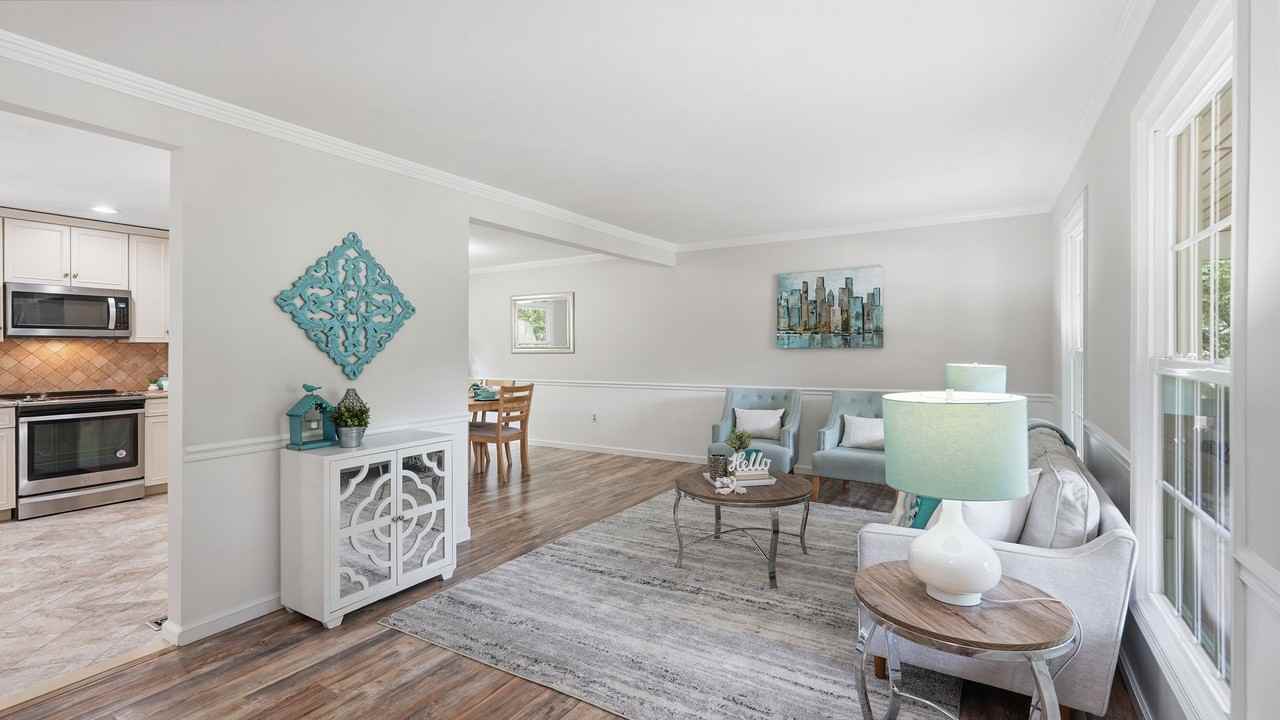 2515 Tabor Ct - Photo 5 of 39