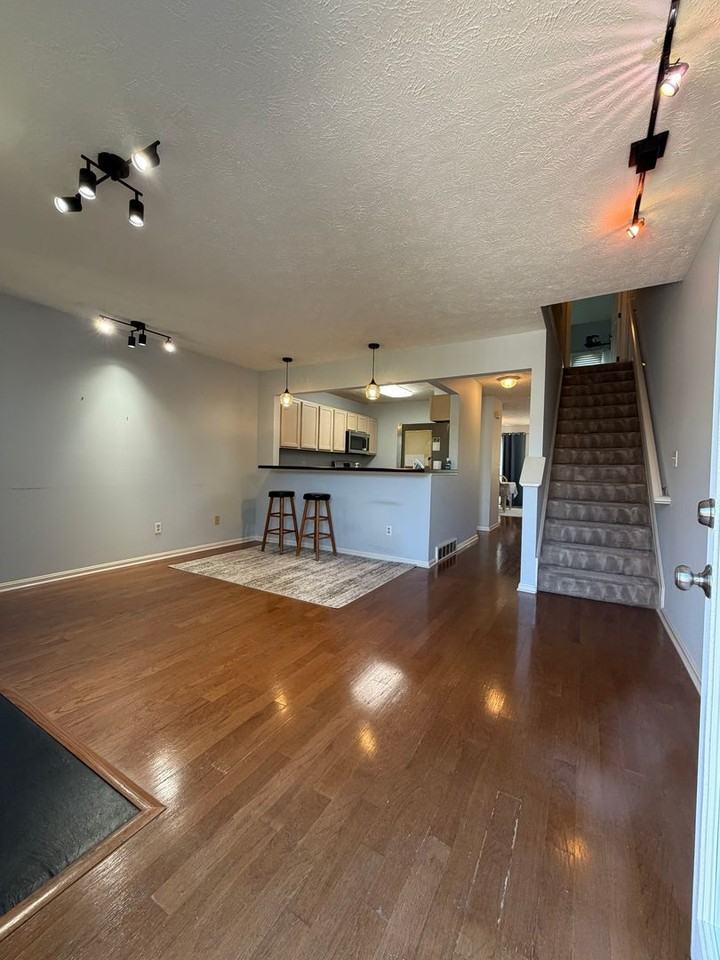 8325 Beacon Pl - Photo 6 of 16