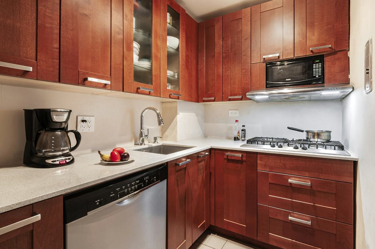 430 W 34th St #7K - Photo 3 of 15