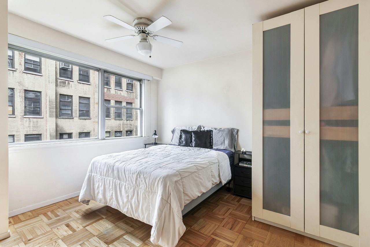 430 W 34th St #7K - Photo 4 of 15