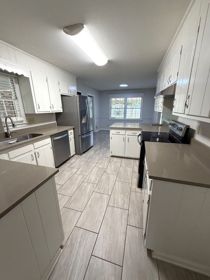 1733 Ridgedale Dr - Photo 3 of 18