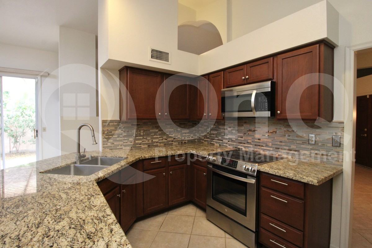 315 W Marconi Ave - Photo 5 of 28