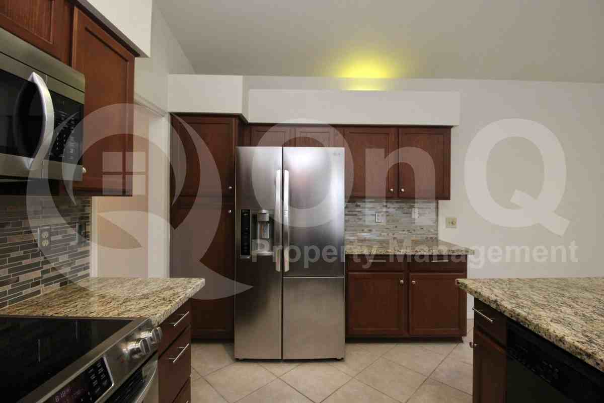 315 W Marconi Ave - Photo 7 of 28