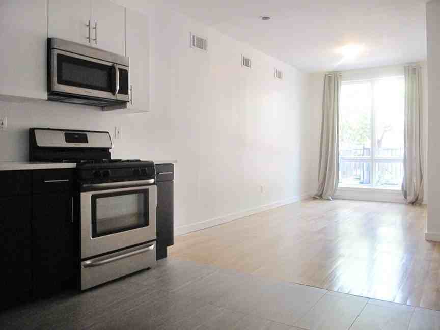 340A 22nd St #1 - Photo 2 of 13