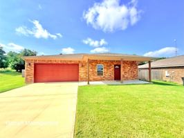 featured image of 828 Elijah Ln