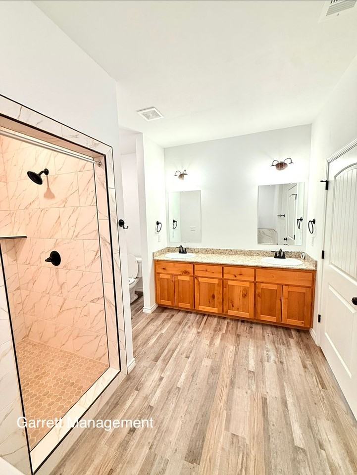 828 Elijah Ln - Photo 7 of 16
