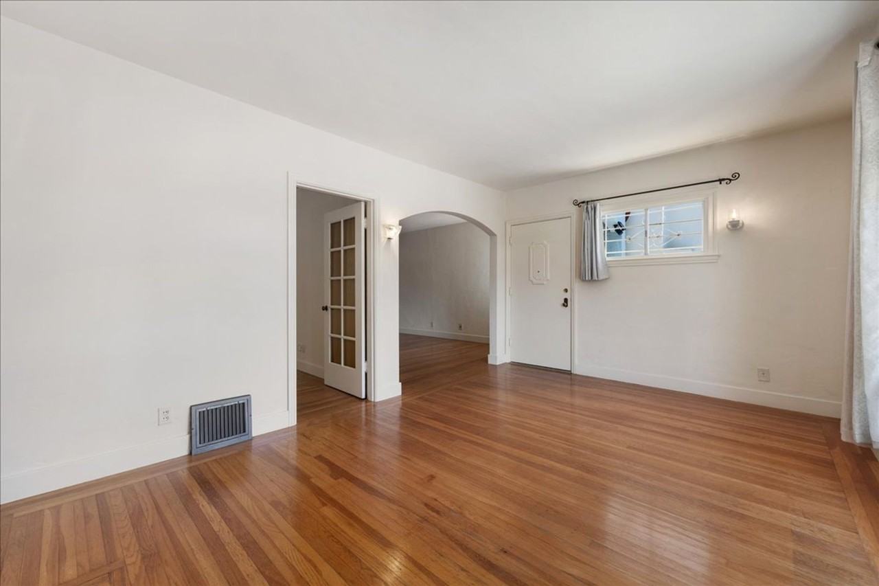 276 276 East Ave - Up #UP - Photo 4 of 26