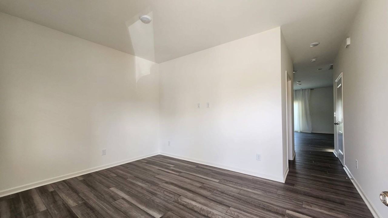 110 E Goodnight St - Photo 5 of 44