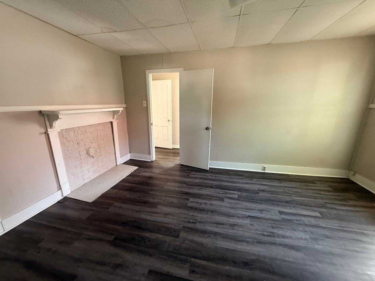 223 N Tennessee St - Photo 5 of 8