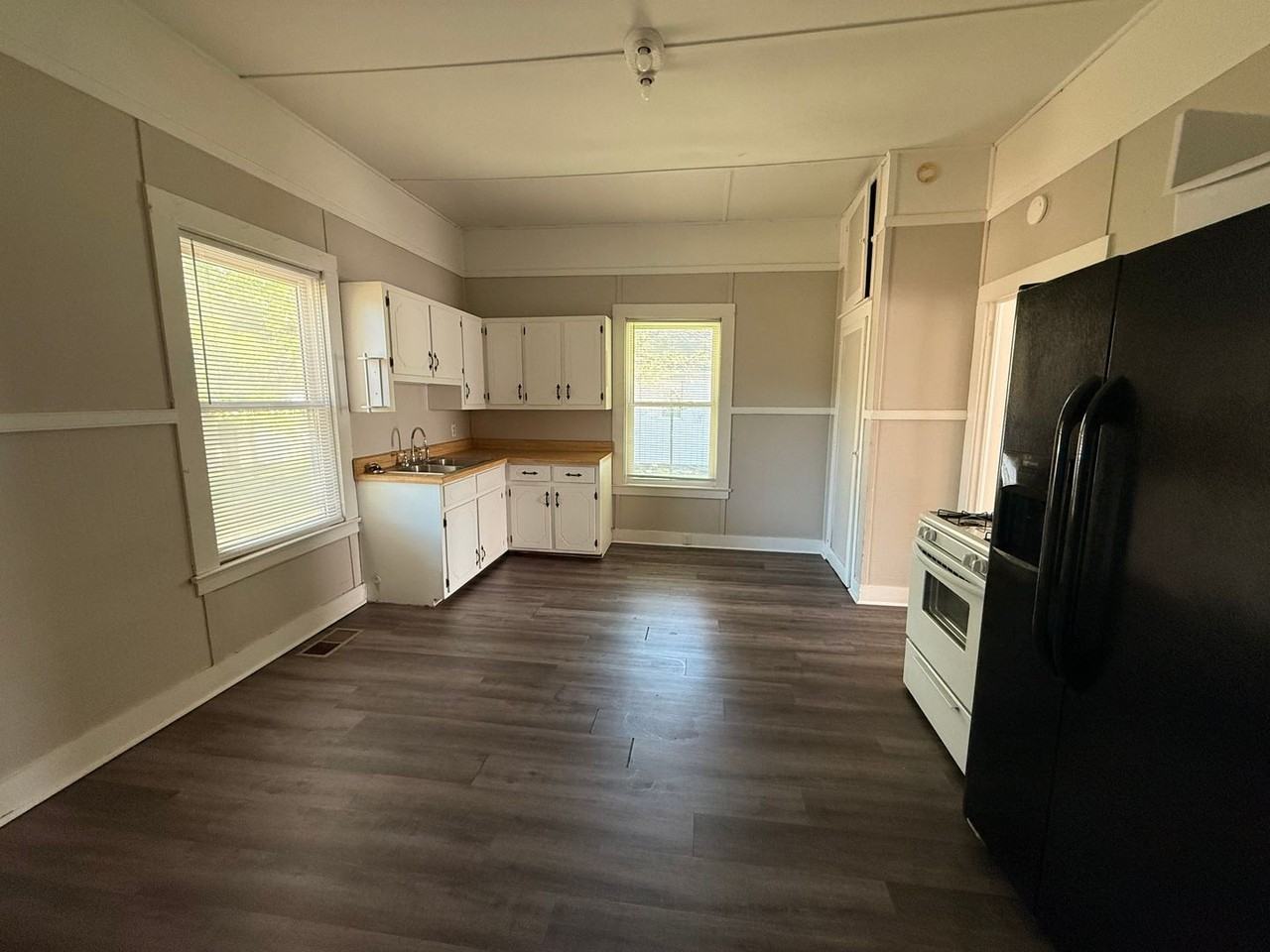 223 N Tennessee St - Photo 6 of 8
