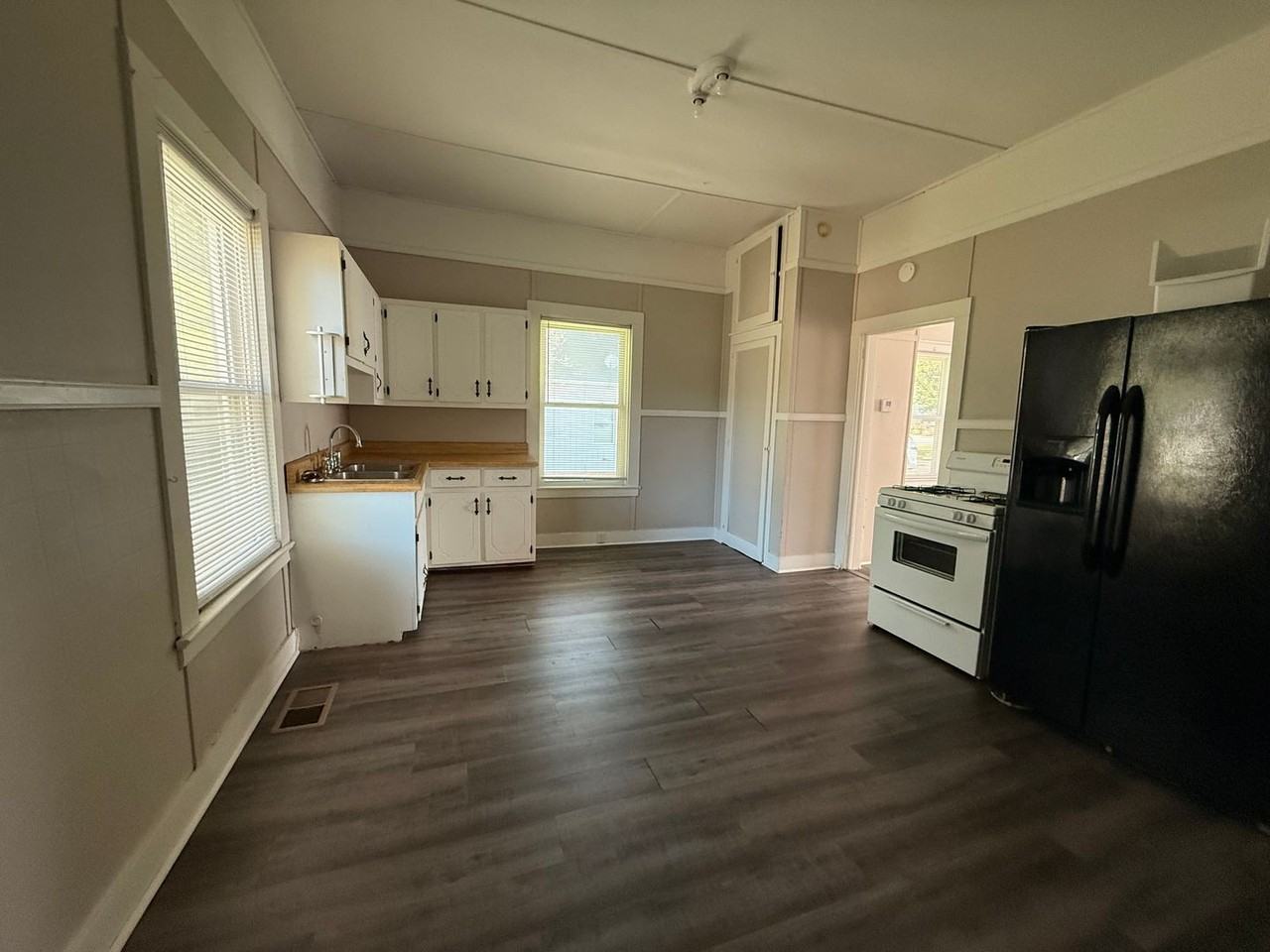 223 N Tennessee St - Photo 7 of 8