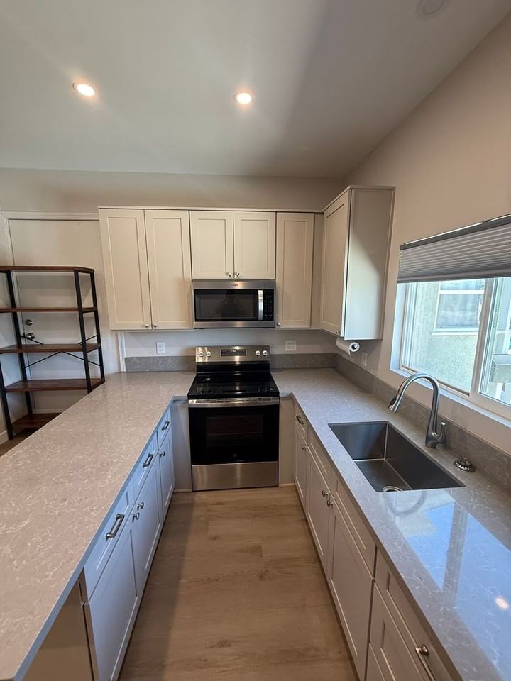 1811 Parrot St - Photo 2 of 12