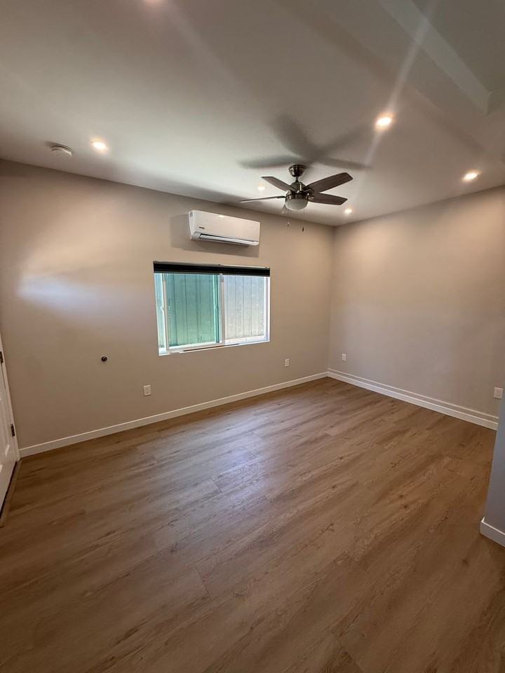 1811 Parrot St - Photo 3 of 12