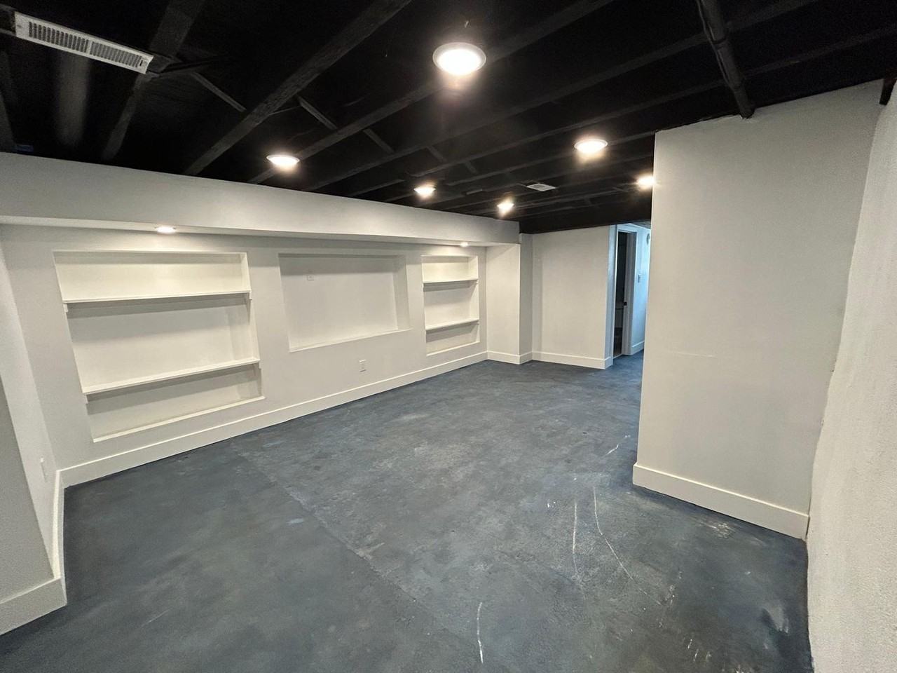 5431 Irving St - Photo 3 of 7
