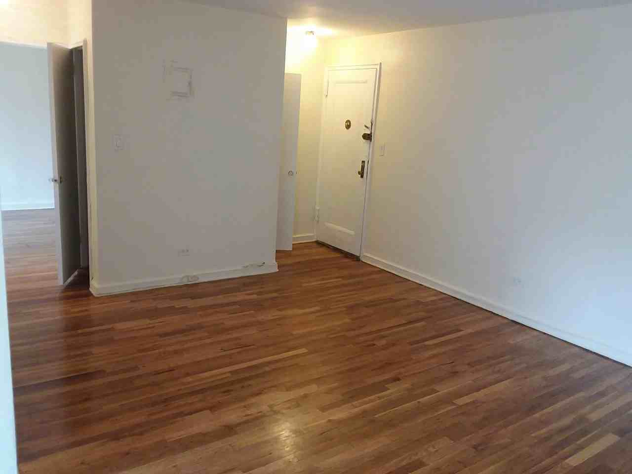 67TH AVE/YELLOWSTONE BLVD #3P - Photo 6 of 7