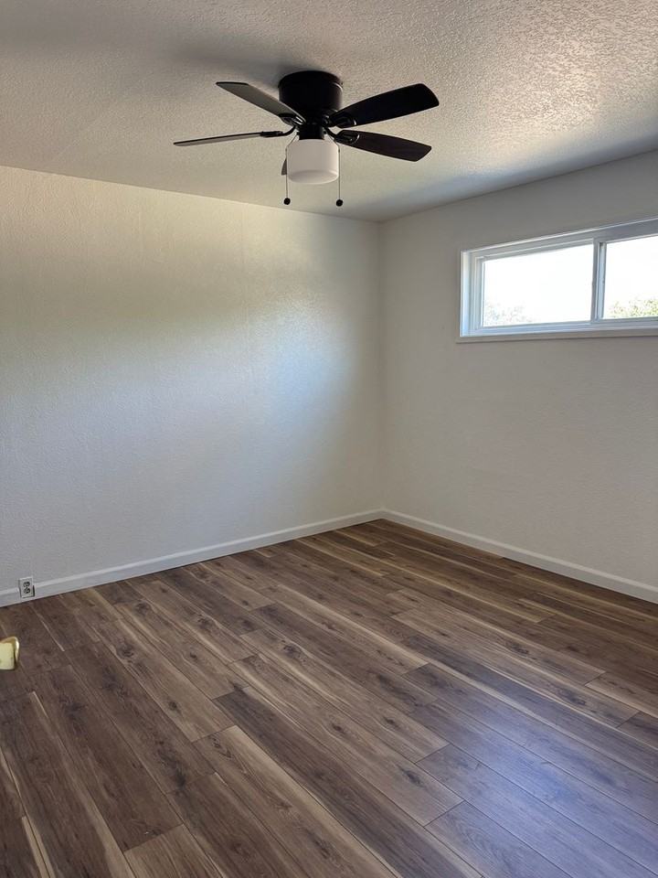 14944 Badger Flat Rd - Photo 3 of 12