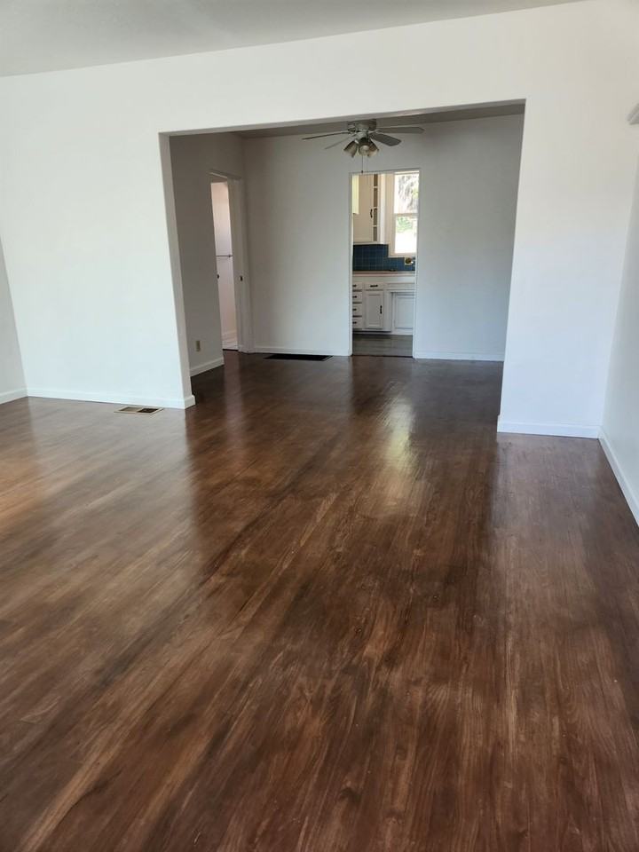 4157 69th St - Photo 3 of 20