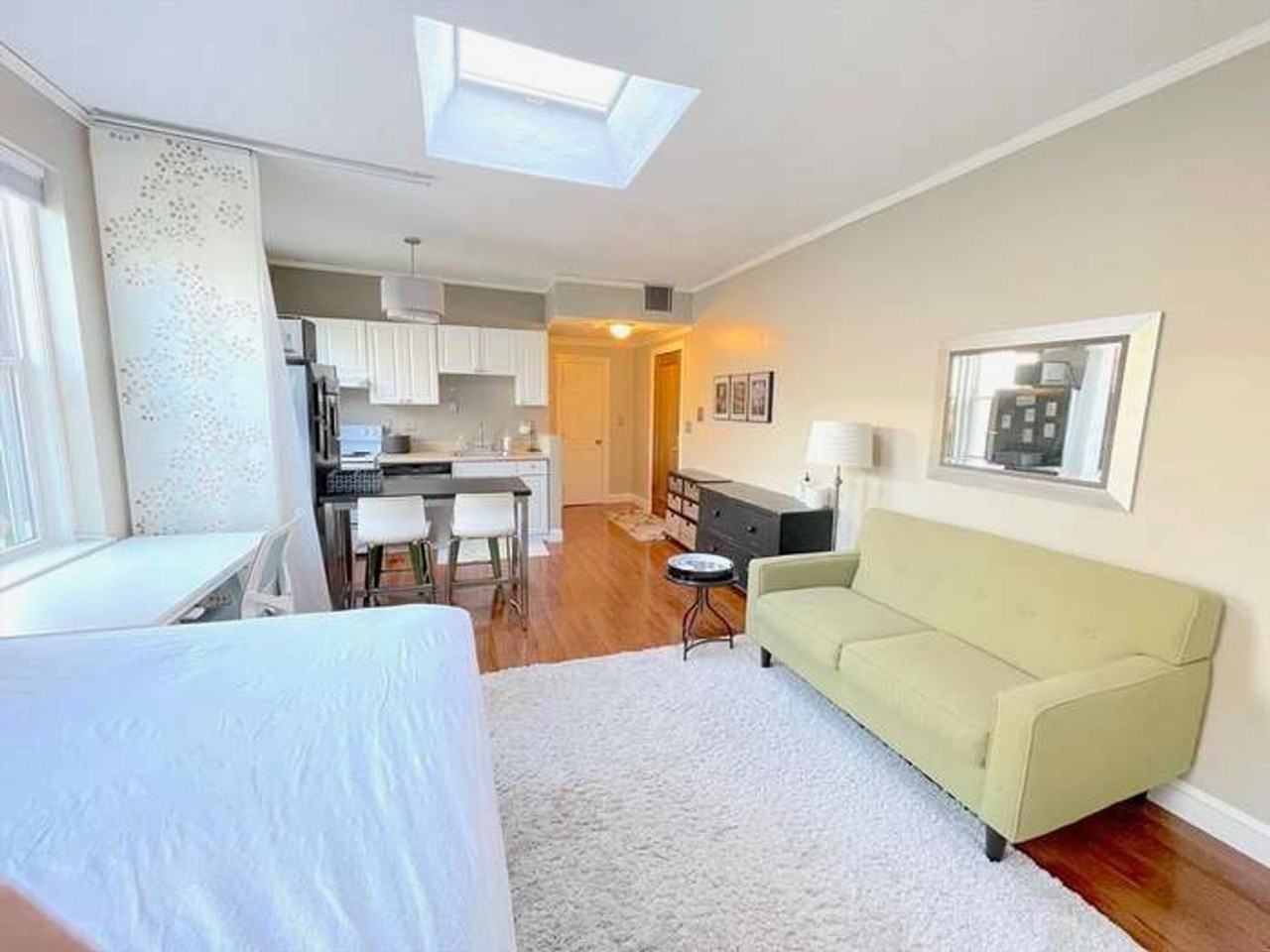 1411 Commonwealth Ave - Photo 3 of 8