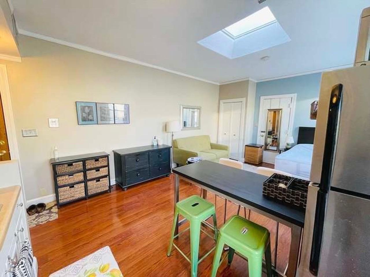 1411 Commonwealth Ave - Photo 5 of 8