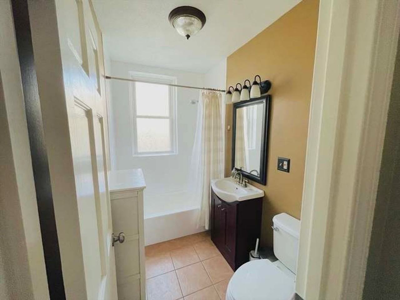 1411 Commonwealth Ave - Photo 7 of 8