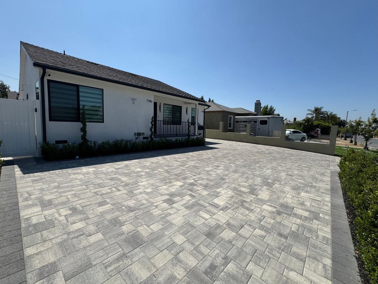 7740 Bonner Ave - Photo 5 of 35