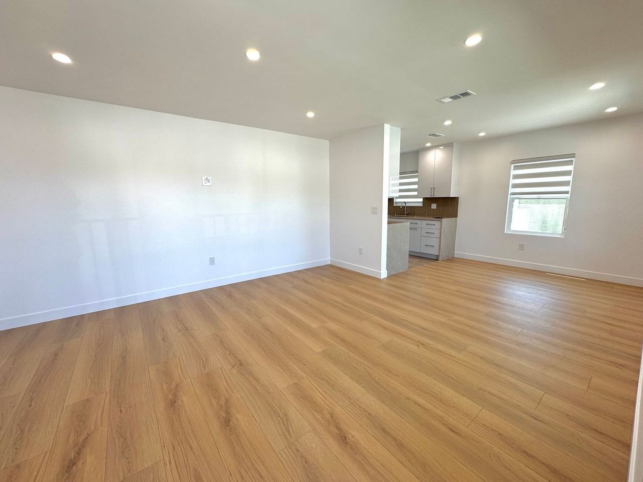 7740 Bonner Ave - Photo 7 of 34