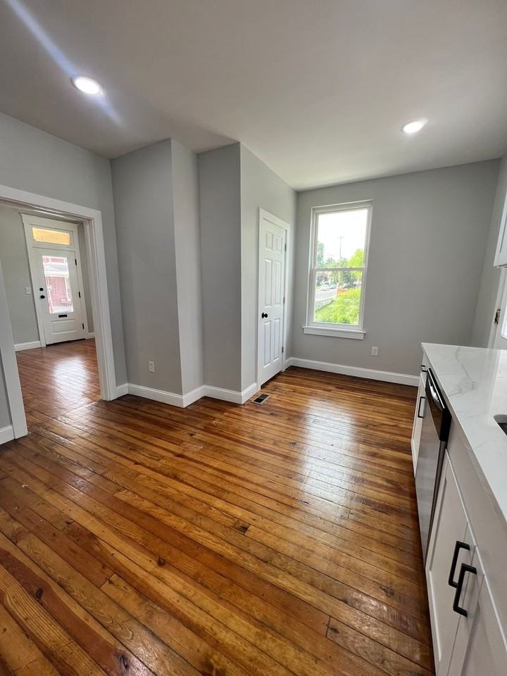31 N Poplar St - Photo 6 of 29