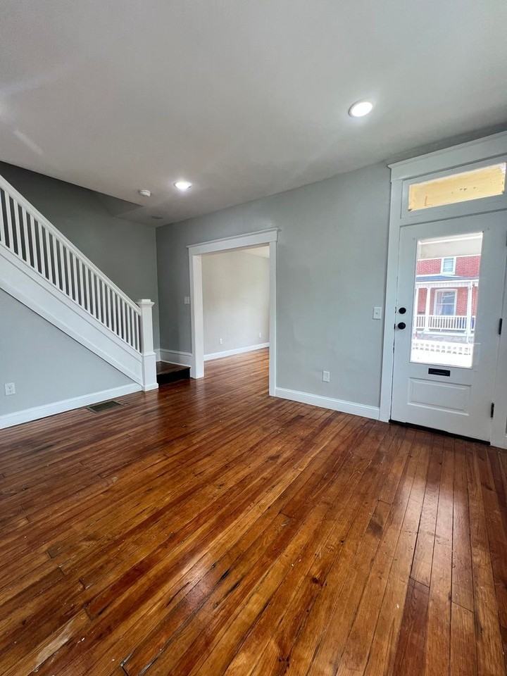 31 N Poplar St - Photo 7 of 29