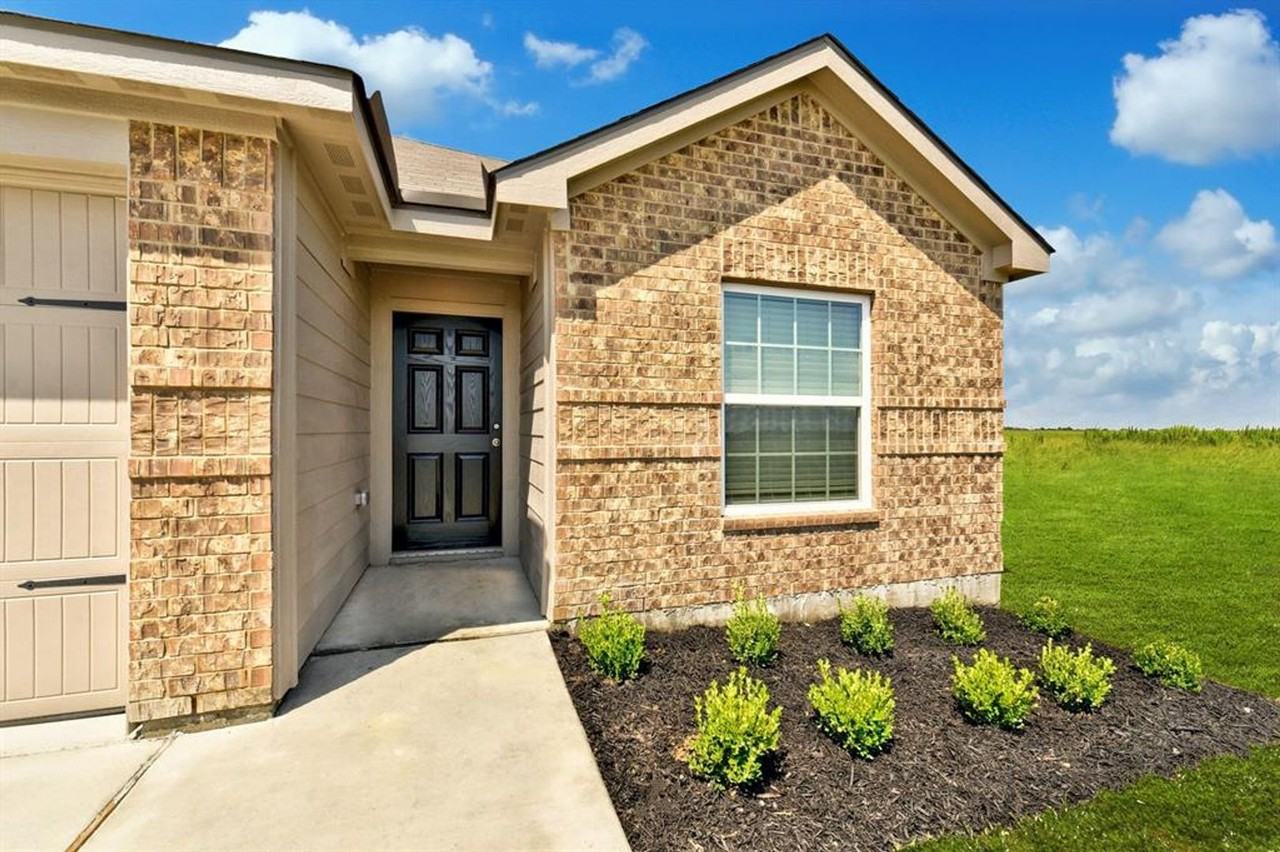 13028 Torrey Reynolds Dr - Photo 2 of 14