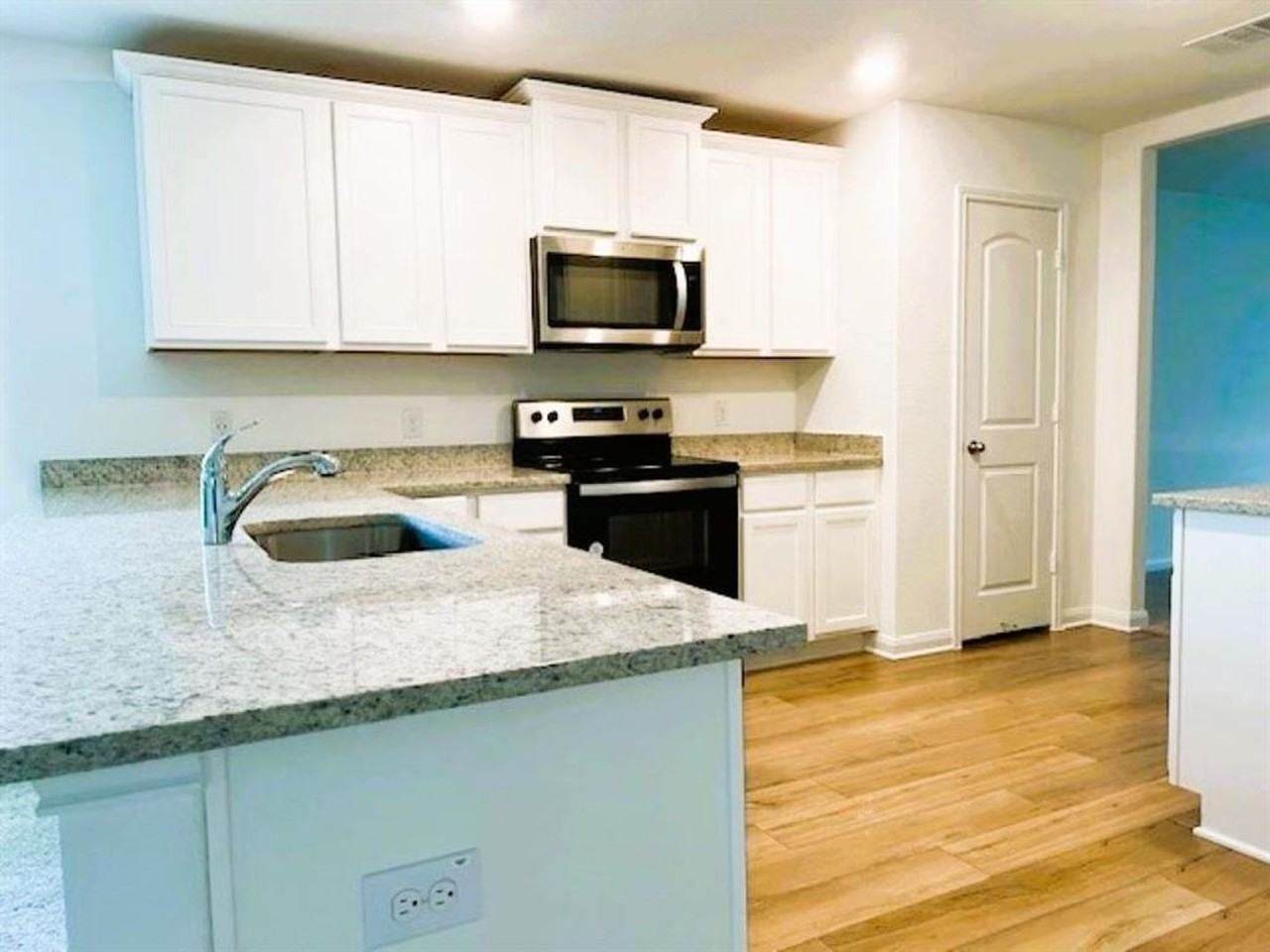 13028 Torrey Reynolds Dr - Photo 4 of 14