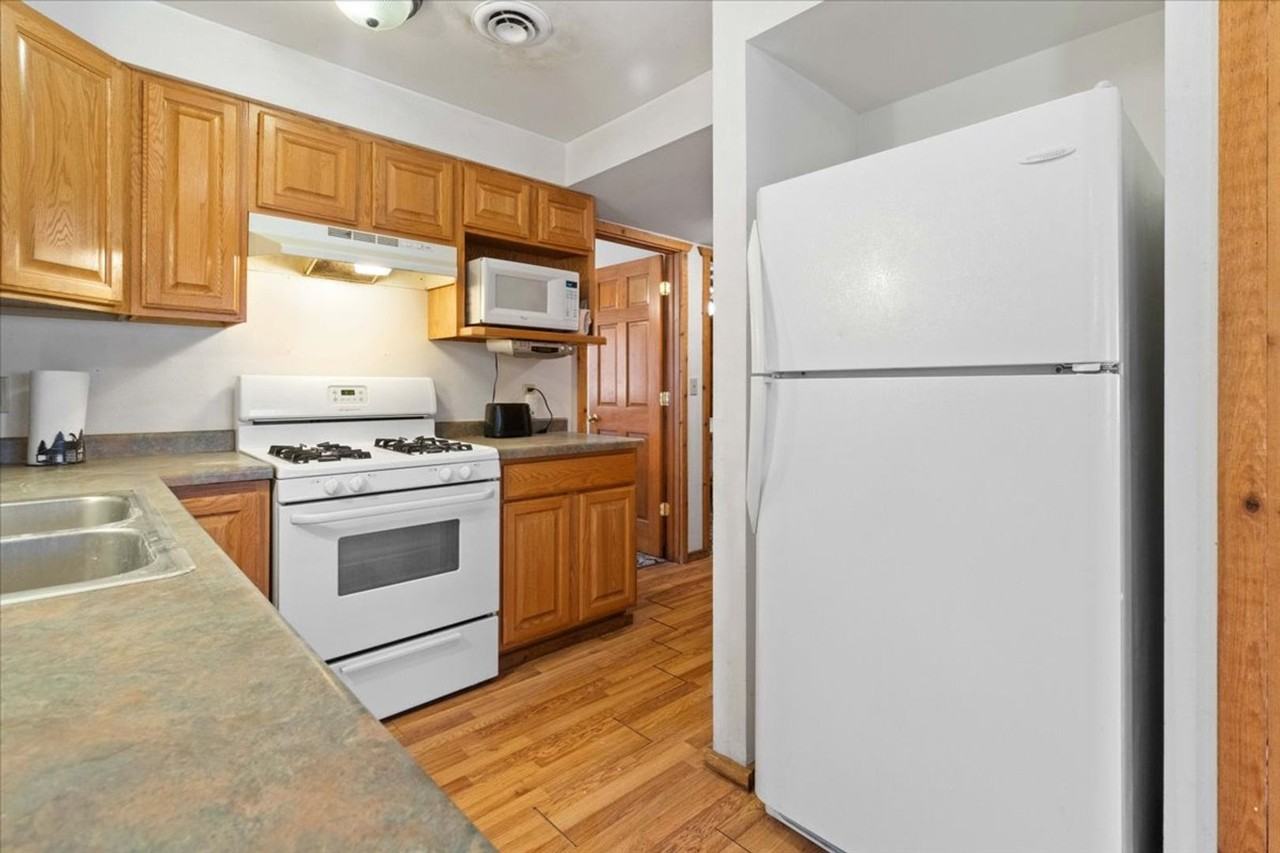 610 Yogi Cir - Photo 4 of 28