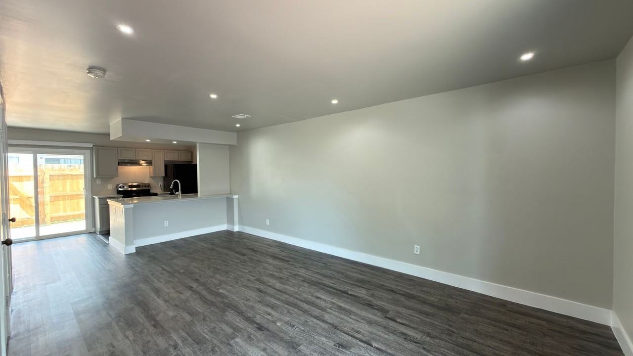 12184 E Kepner Pl - Photo 2 of 35