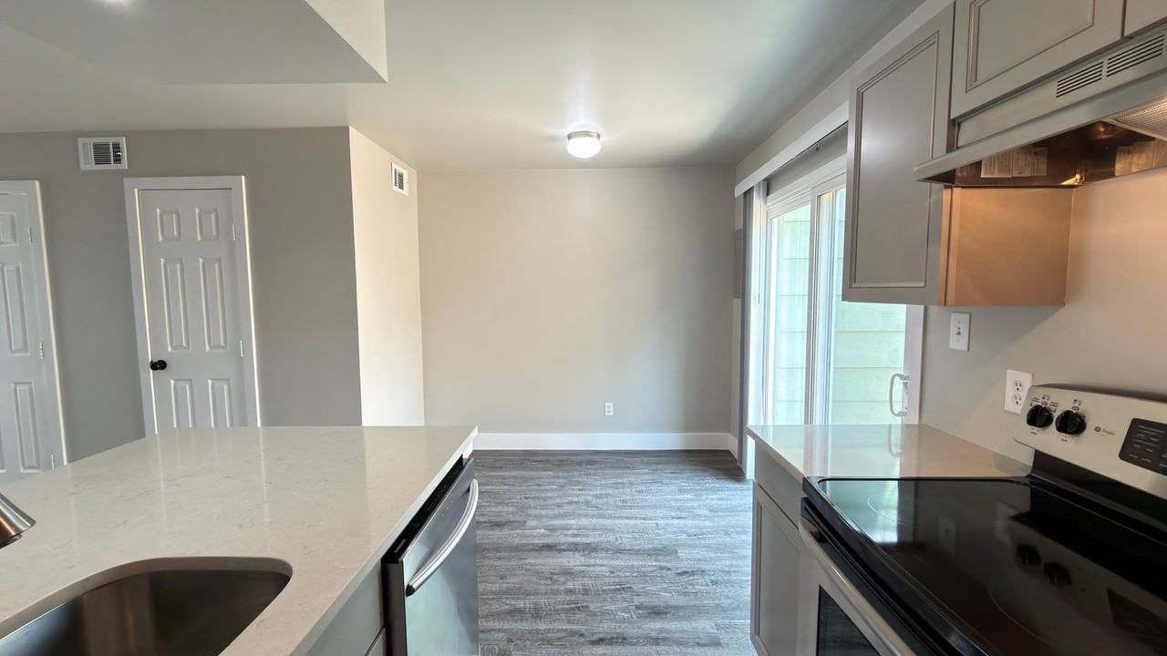 12184 E Kepner Pl - Photo 6 of 35