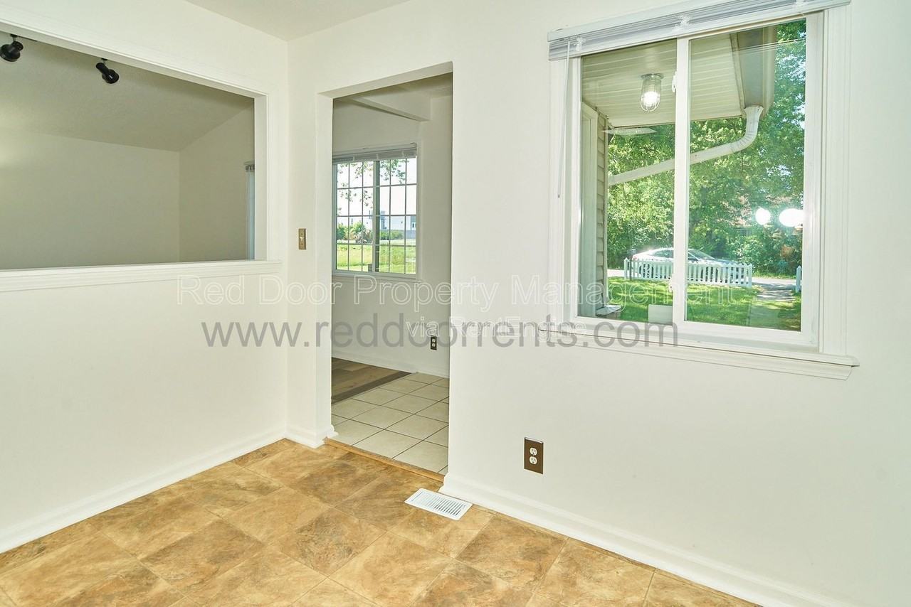 5422 Greenfield Ave - Photo 7 of 21